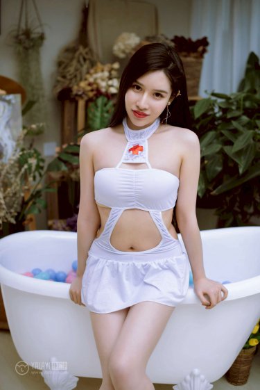 乳房与月亮